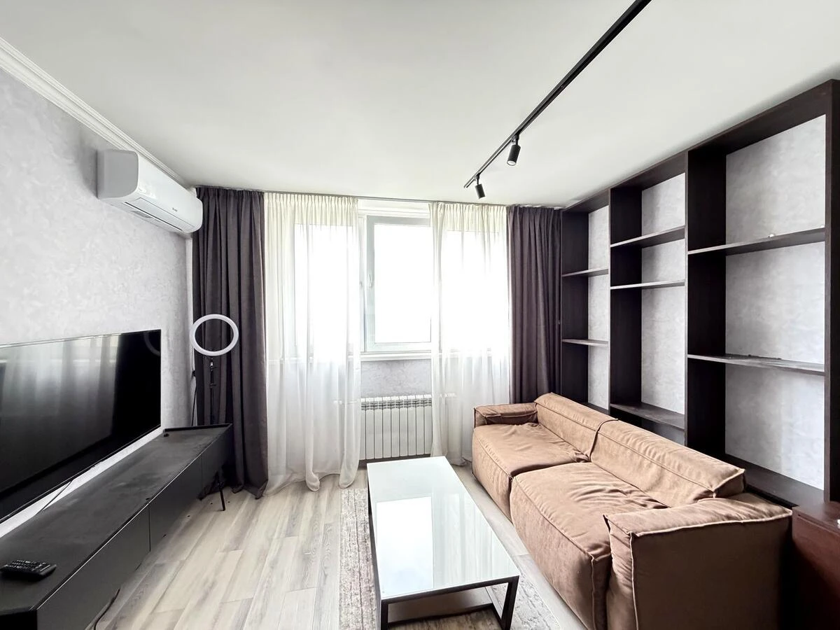 1k apartment vul. Urlivs'ka 23Б694130