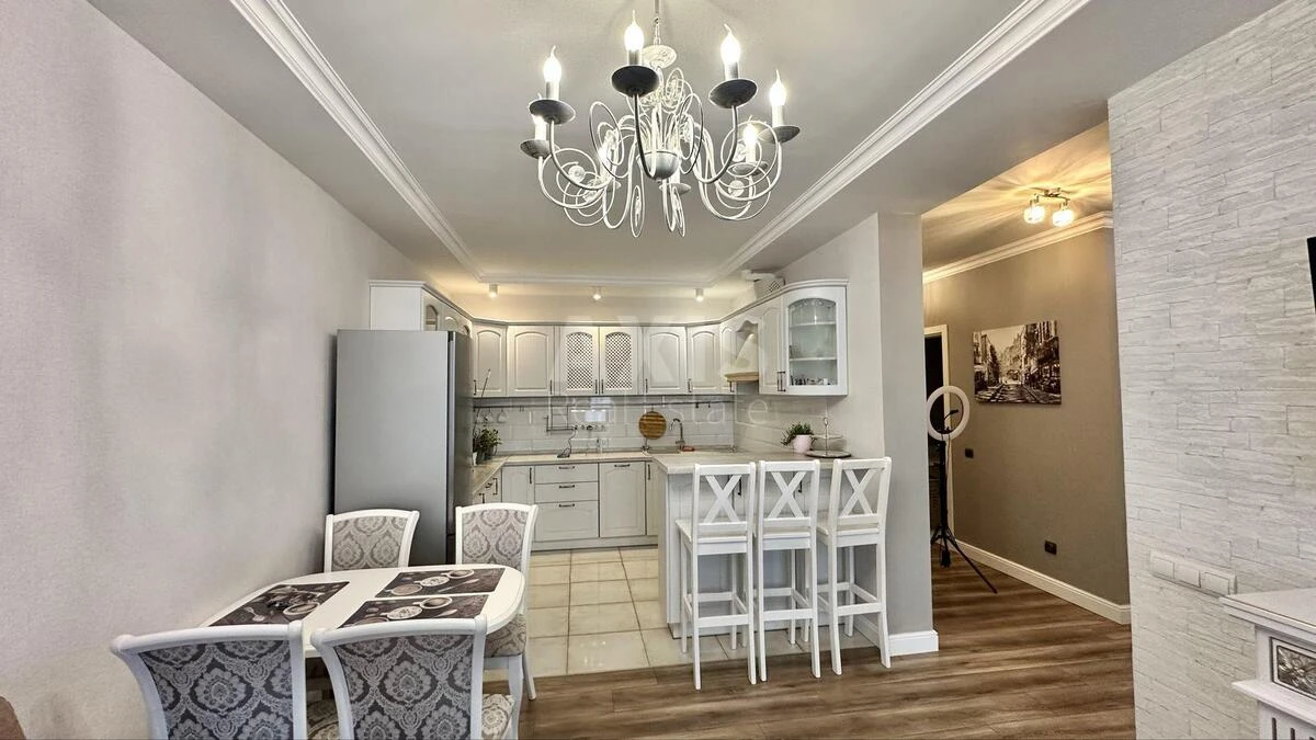 2к квартира ул. Драгоманова 10645670